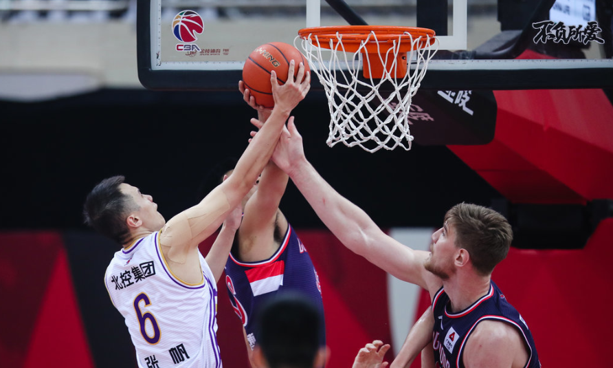 包含塞维利亚完胜秘鲁，罗德里戈三分雨点燃全场的词条