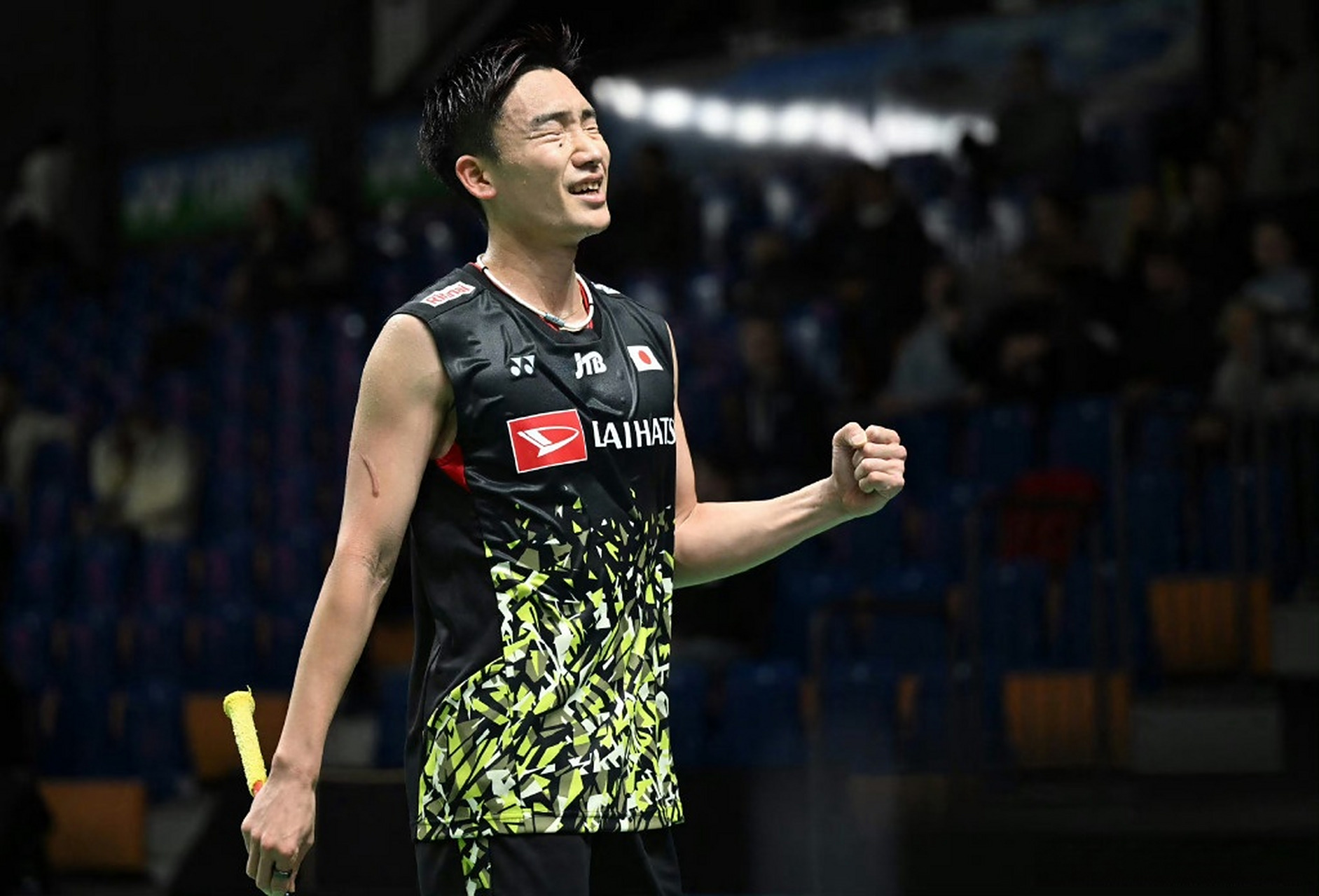 包含日本羽毛球队力克英格兰羽毛球队，桃田贤斗制霸全场的词条