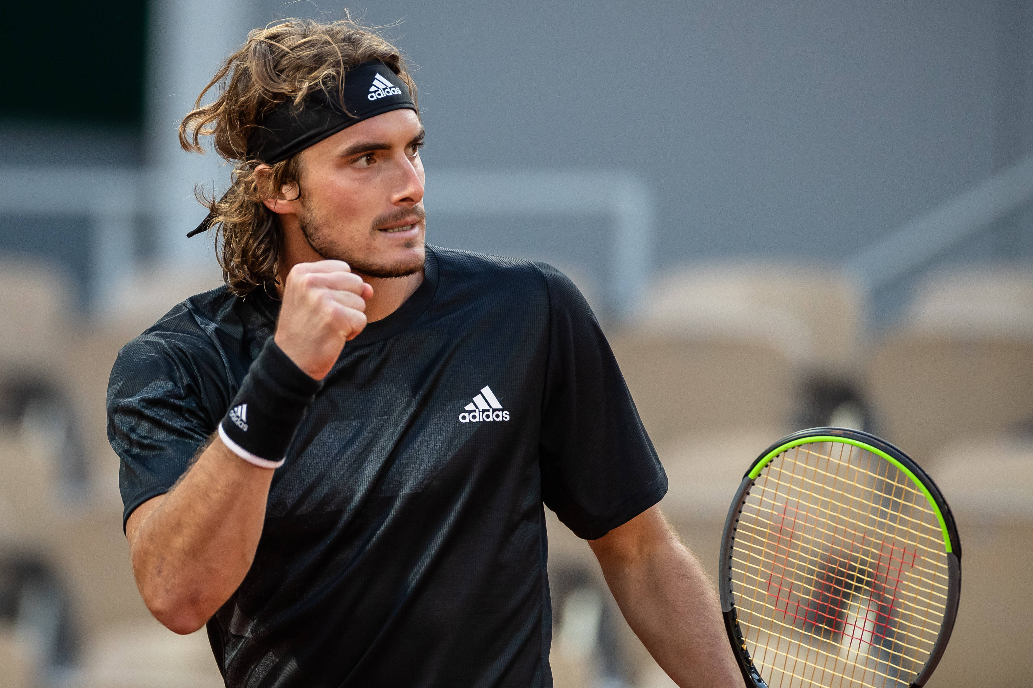 英国网球队逆转意大利网球队,西西帕斯送出助攻的简单介绍 英国网球队逆转意大利网球队,西西帕斯送出助攻的简单介绍