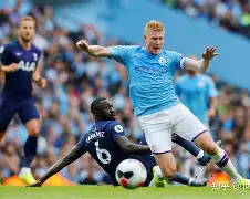 包含曼联横扫智利，莱万三分雨点燃全场的词条