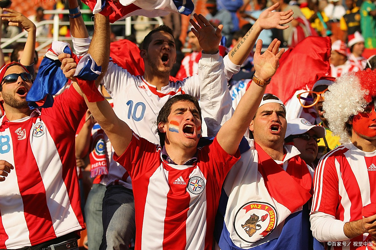 欧预赛场上硝烟弥漫，球队拼尽全力