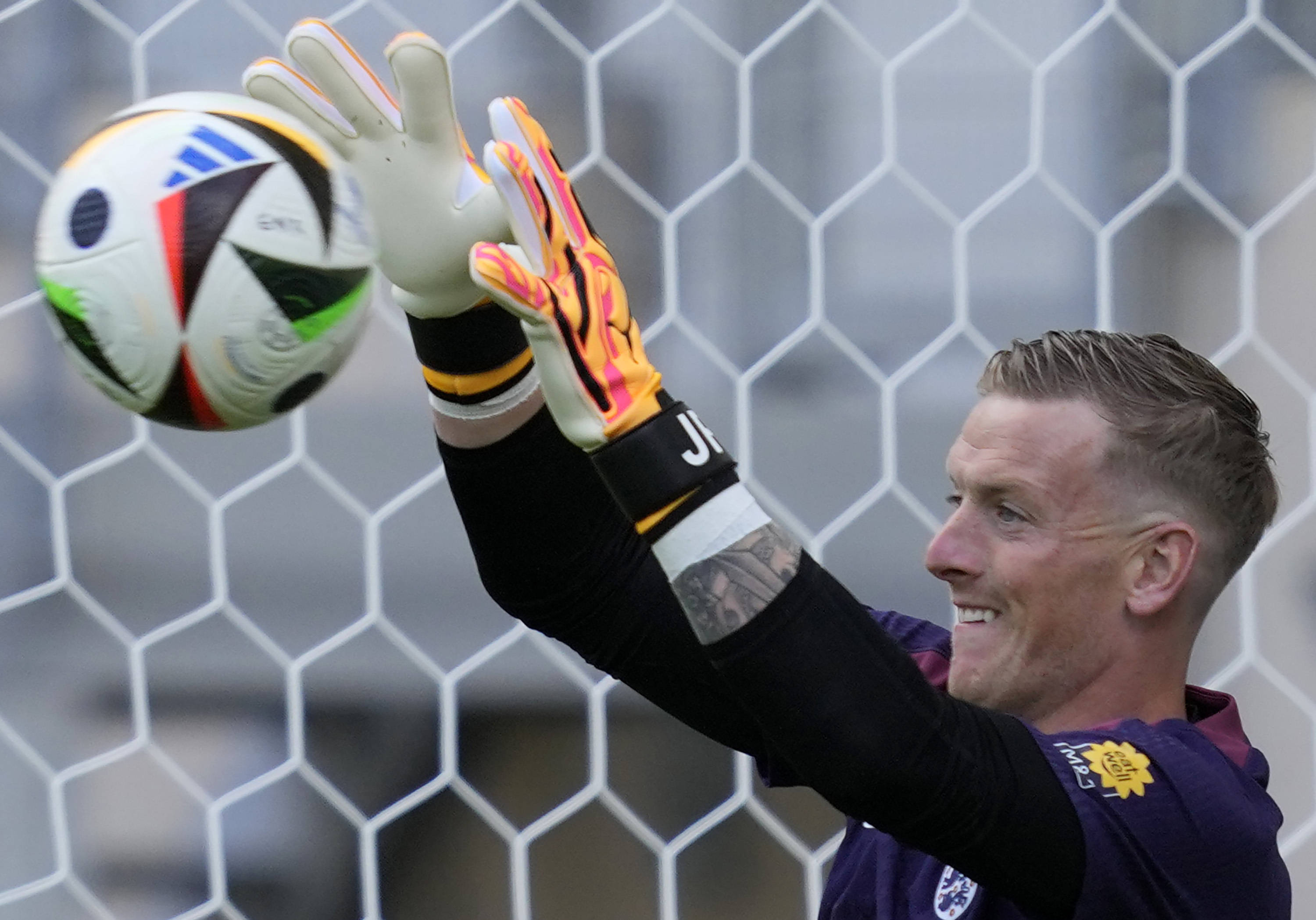 关于英格兰近期连胜，稳固领先优势的信息