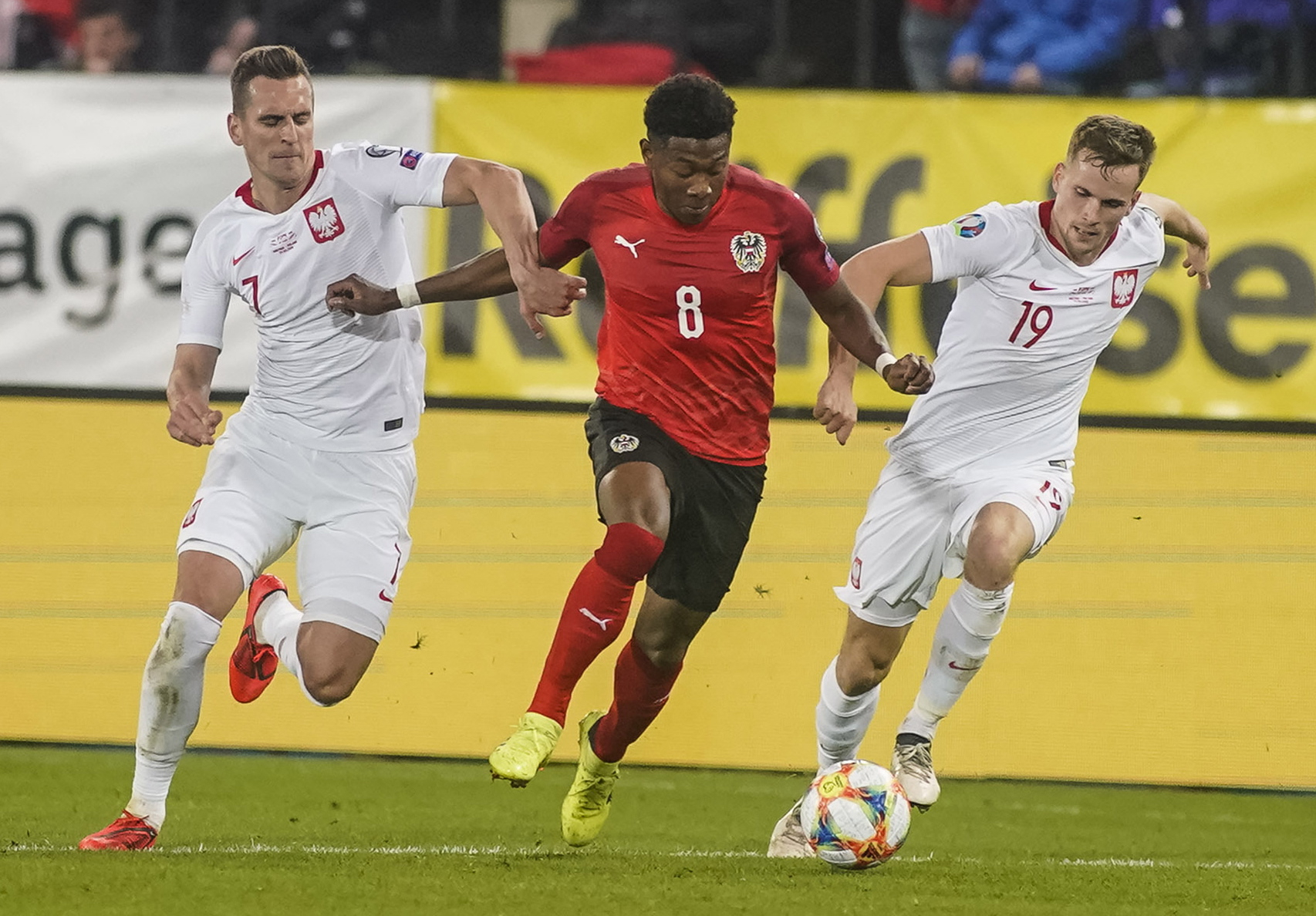 保里胡京-波兰队取得胜利战胜对手的简单介绍