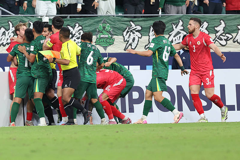 北京国安力擒对手，展现强大的夺冠实力的简单介绍