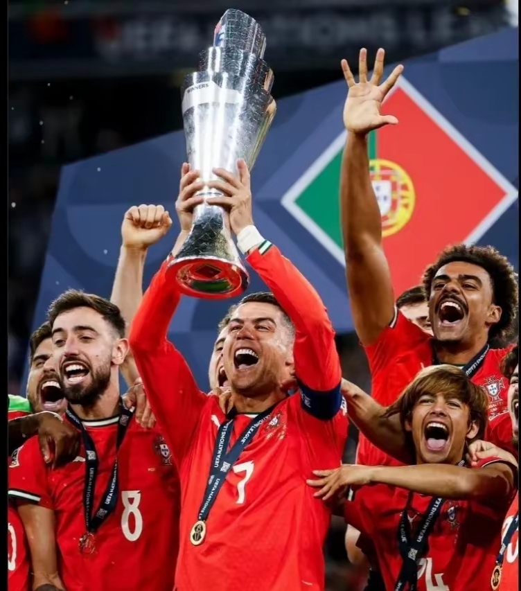 包含芬兰实现惊喜，战胜俄罗斯取得突破的词条