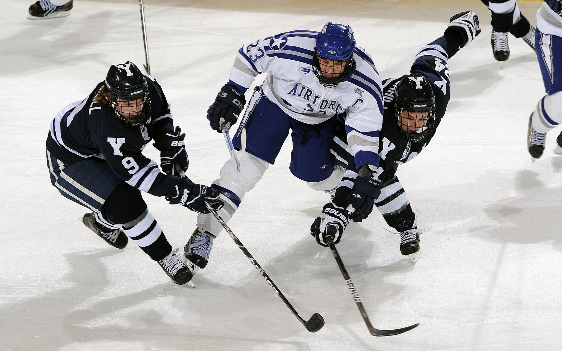 奥亚尔萨瓦尔，季后赛之夜的无解方程式